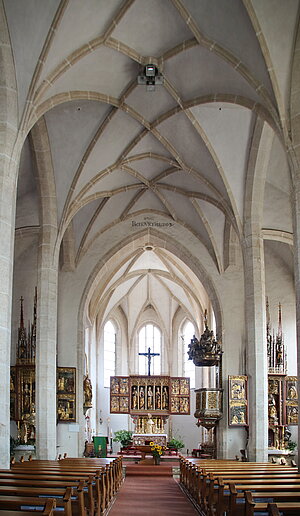 Schönbach, Pfarrkirche Mariae Lichtmess, spätgotische Hallenkirche von 1450-1457 errichtet - BLick in das Kircheninnere